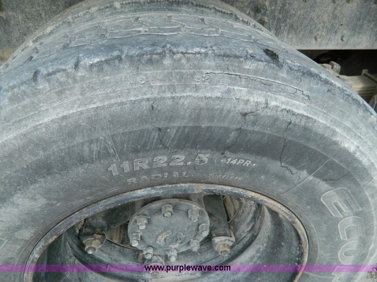 image for item L7306 1991 Ford LT8000 dump truck