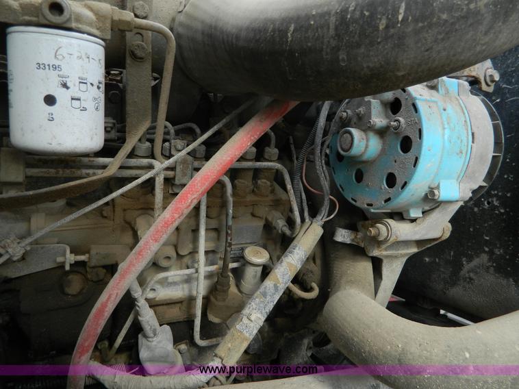 image for item L7306 1991 Ford LT8000 dump truck