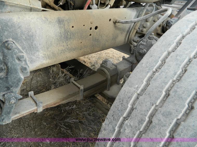 image for item L7306 1991 Ford LT8000 dump truck