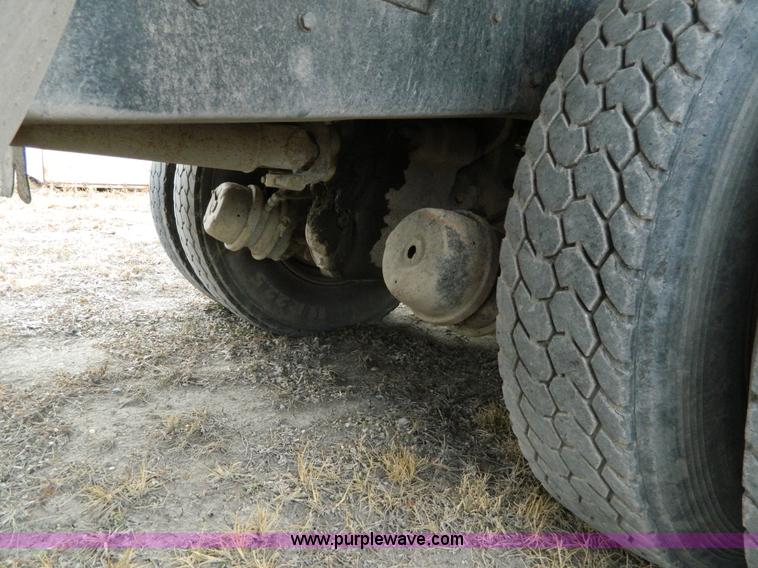 image for item L7306 1991 Ford LT8000 dump truck