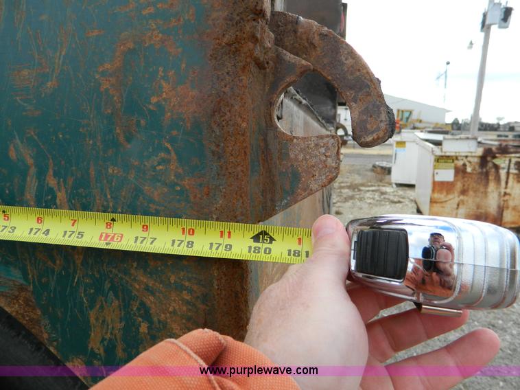 image for item L7306 1991 Ford LT8000 dump truck