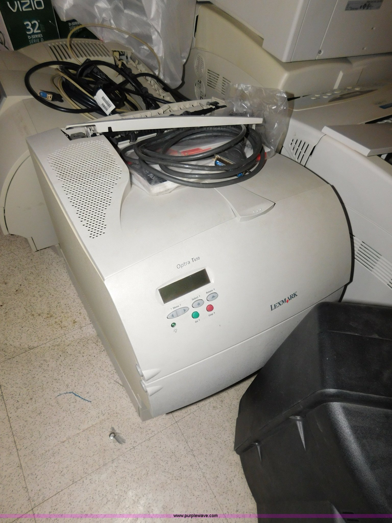 Assorted office supplies in Salina, KS Item J7444 sold Purple Wave