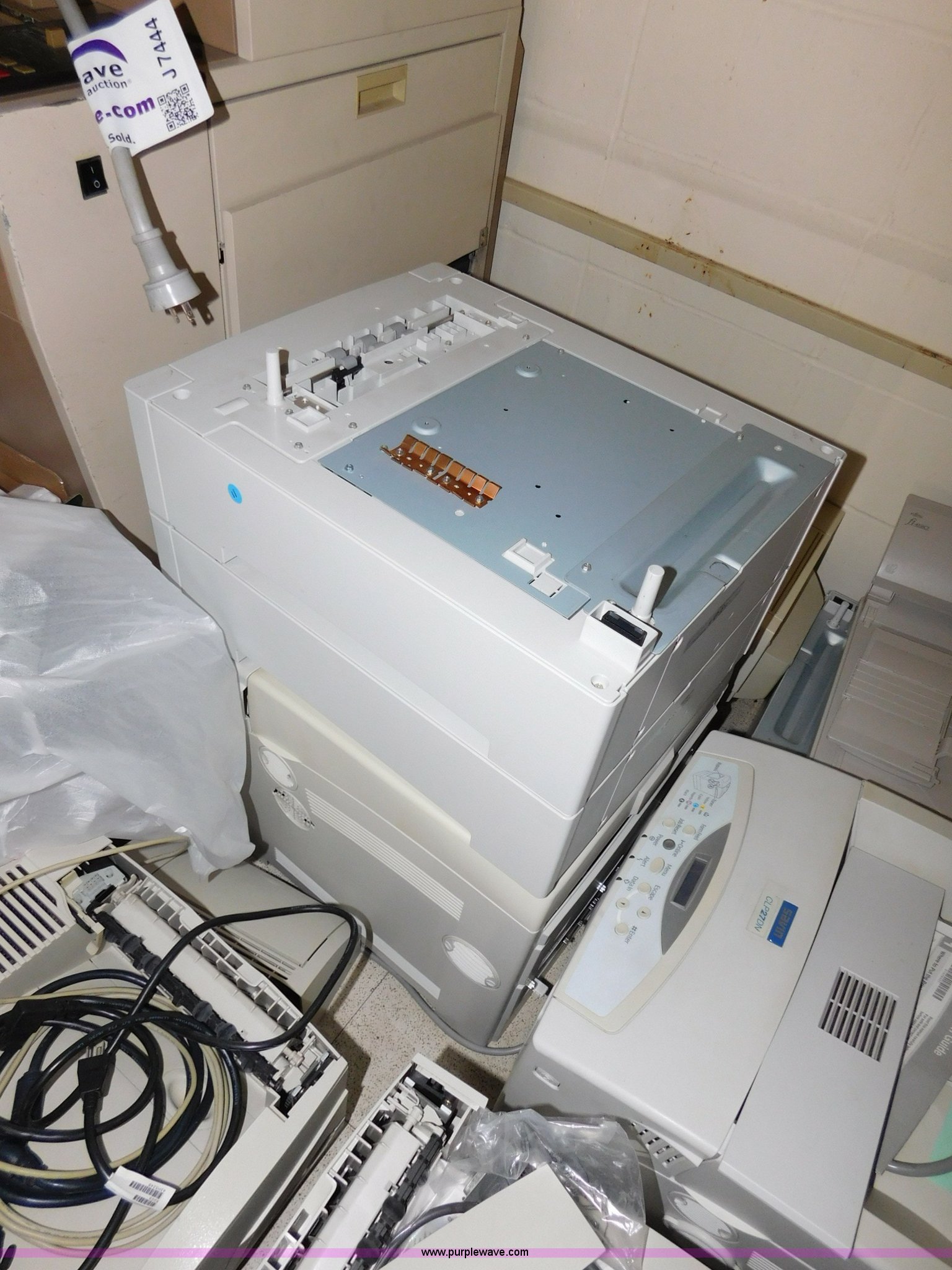 Assorted office supplies in Salina, KS Item J7444 sold Purple Wave