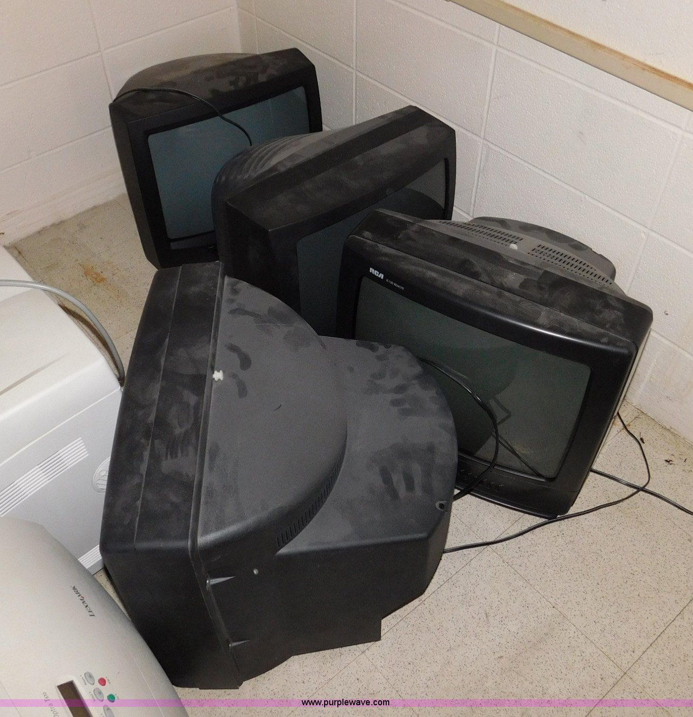 Assorted office supplies in Salina, KS Item J7444 sold Purple Wave