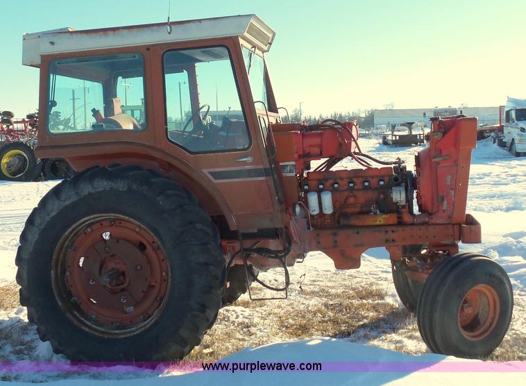 image for item G7096 1976 International 1466 tractor