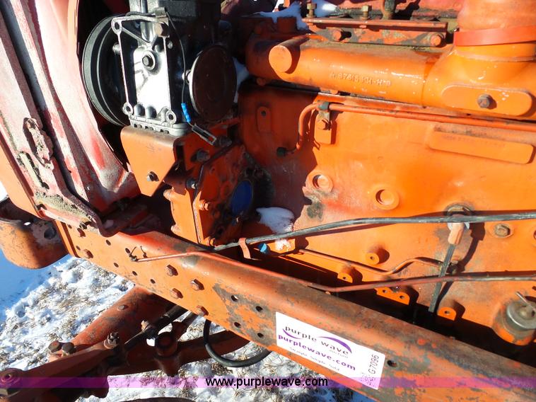 image for item G7096 1976 International 1466 tractor