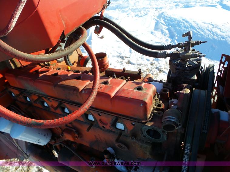 image for item G7096 1976 International 1466 tractor