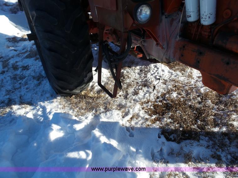 image for item G7096 1976 International 1466 tractor