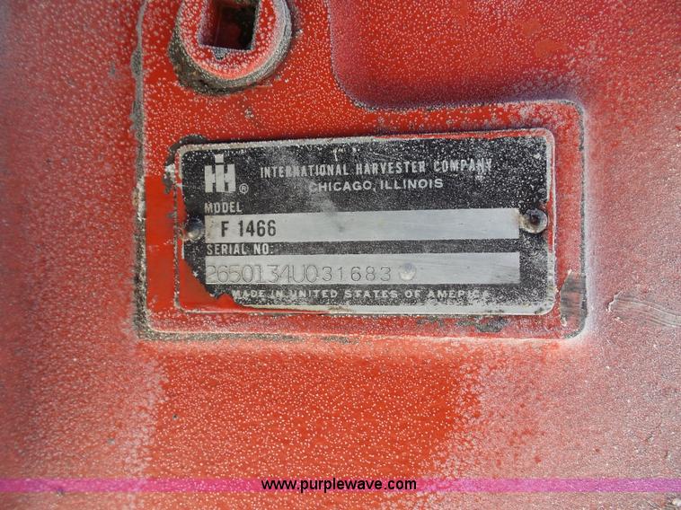 image for item G7096 1976 International 1466 tractor