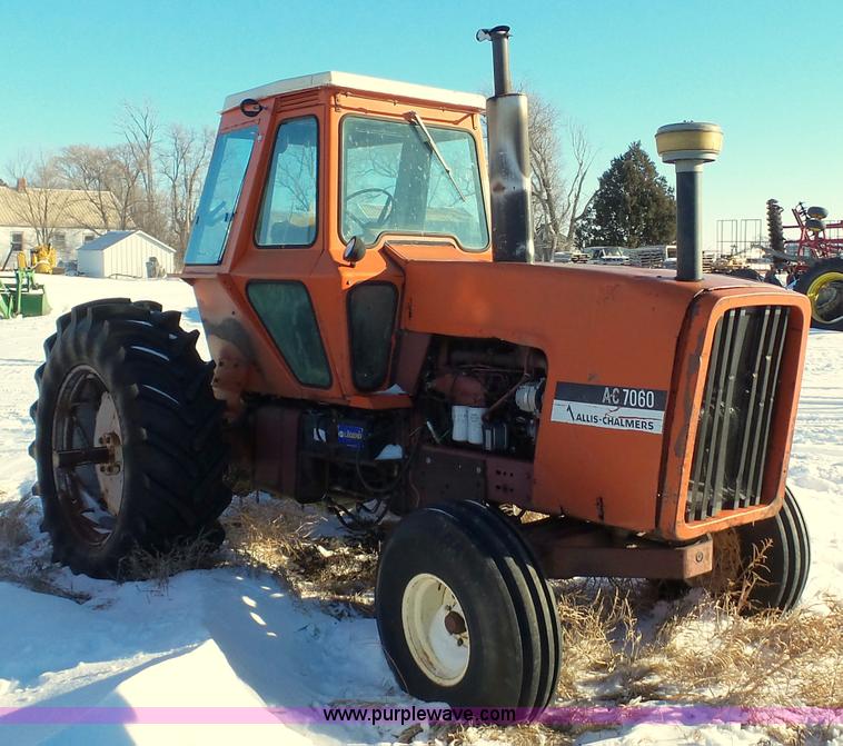 image for item G7097 1974 Allis Chalmers 7060 tractor