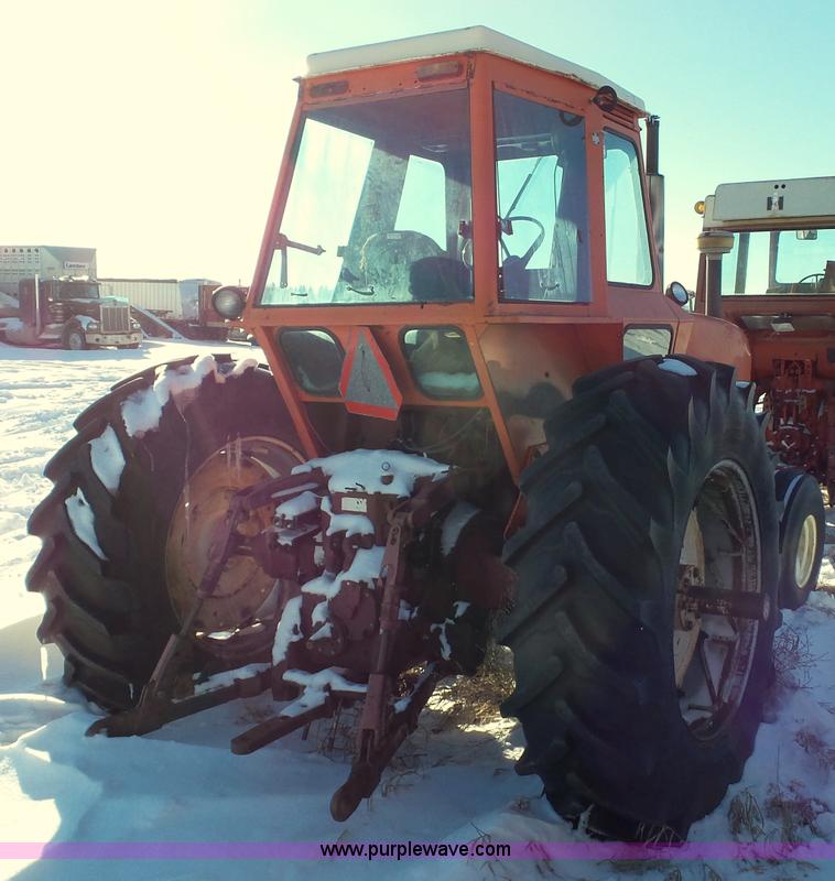 image for item G7097 1974 Allis Chalmers 7060 tractor