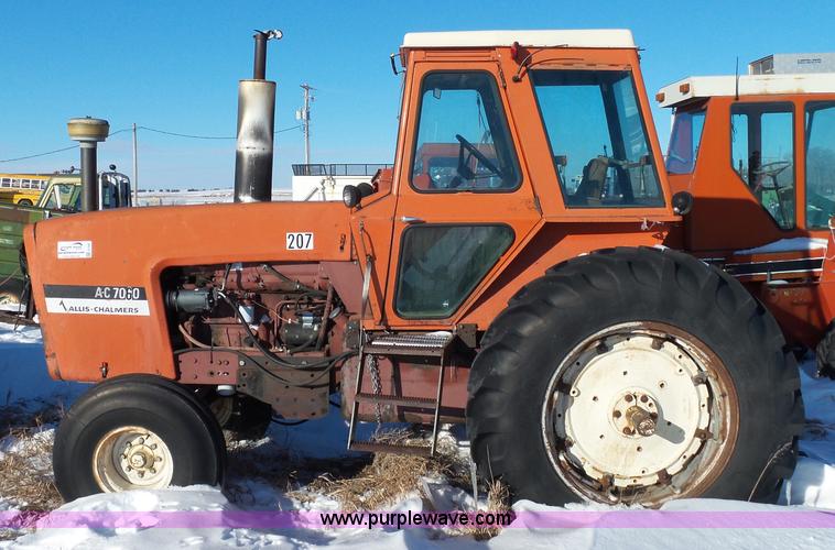 image for item G7097 1974 Allis Chalmers 7060 tractor