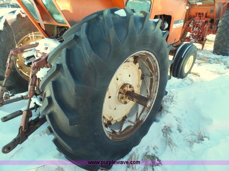 image for item G7097 1974 Allis Chalmers 7060 tractor