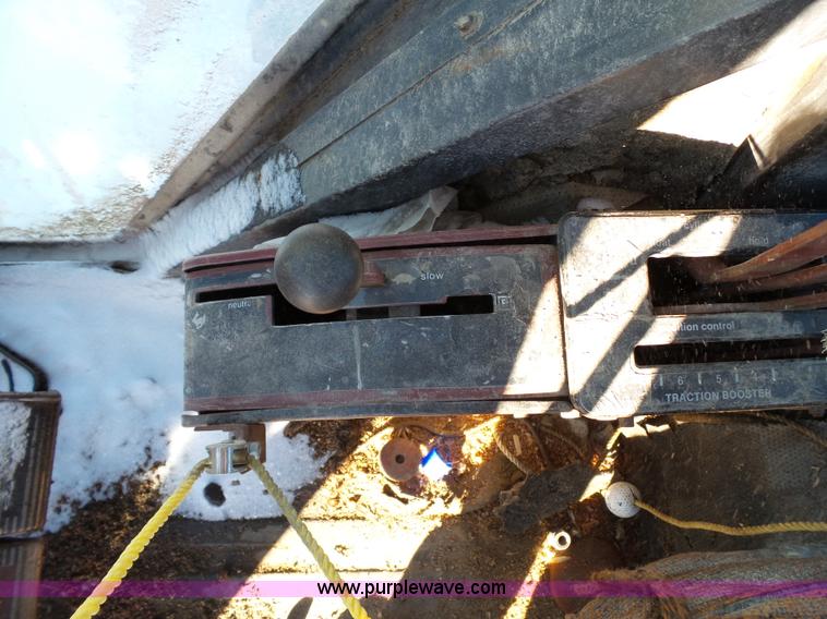 image for item G7097 1974 Allis Chalmers 7060 tractor