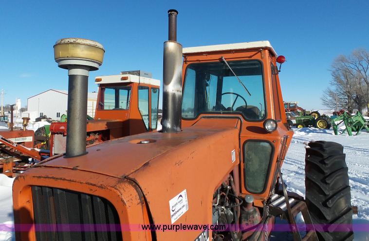 image for item G7097 1974 Allis Chalmers 7060 tractor