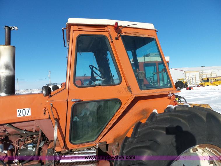 image for item G7097 1974 Allis Chalmers 7060 tractor