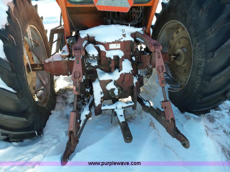 image for item G7097 1974 Allis Chalmers 7060 tractor