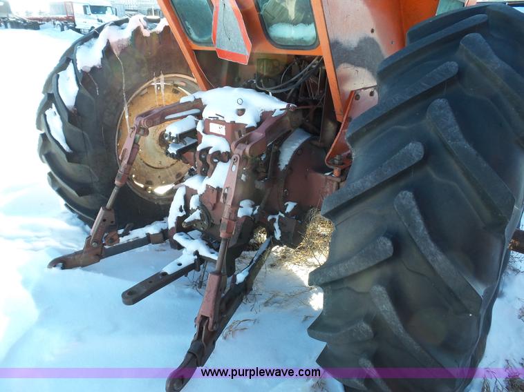 image for item G7097 1974 Allis Chalmers 7060 tractor