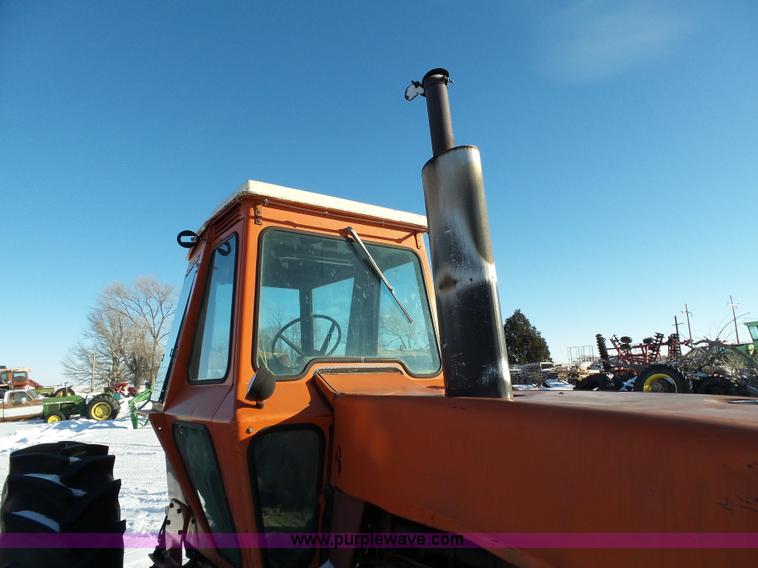 image for item G7097 1974 Allis Chalmers 7060 tractor