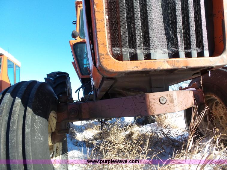 image for item G7097 1974 Allis Chalmers 7060 tractor