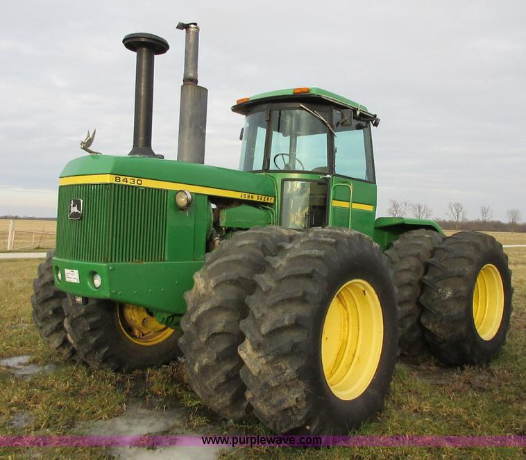 image for item I1753 1976 John Deere 8430 4WD tractor