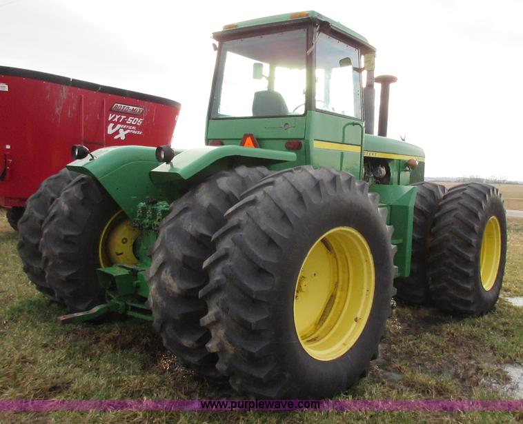 image for item I1753 1976 John Deere 8430 4WD tractor