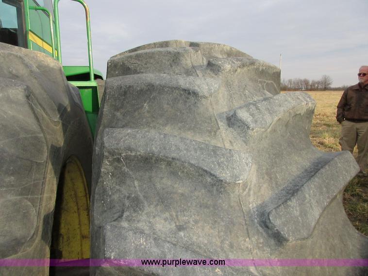 image for item I1753 1976 John Deere 8430 4WD tractor