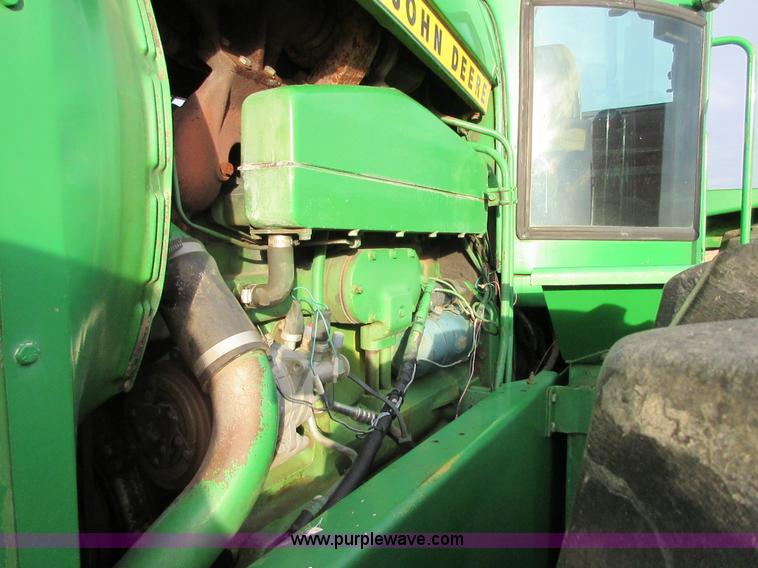 image for item I1753 1976 John Deere 8430 4WD tractor