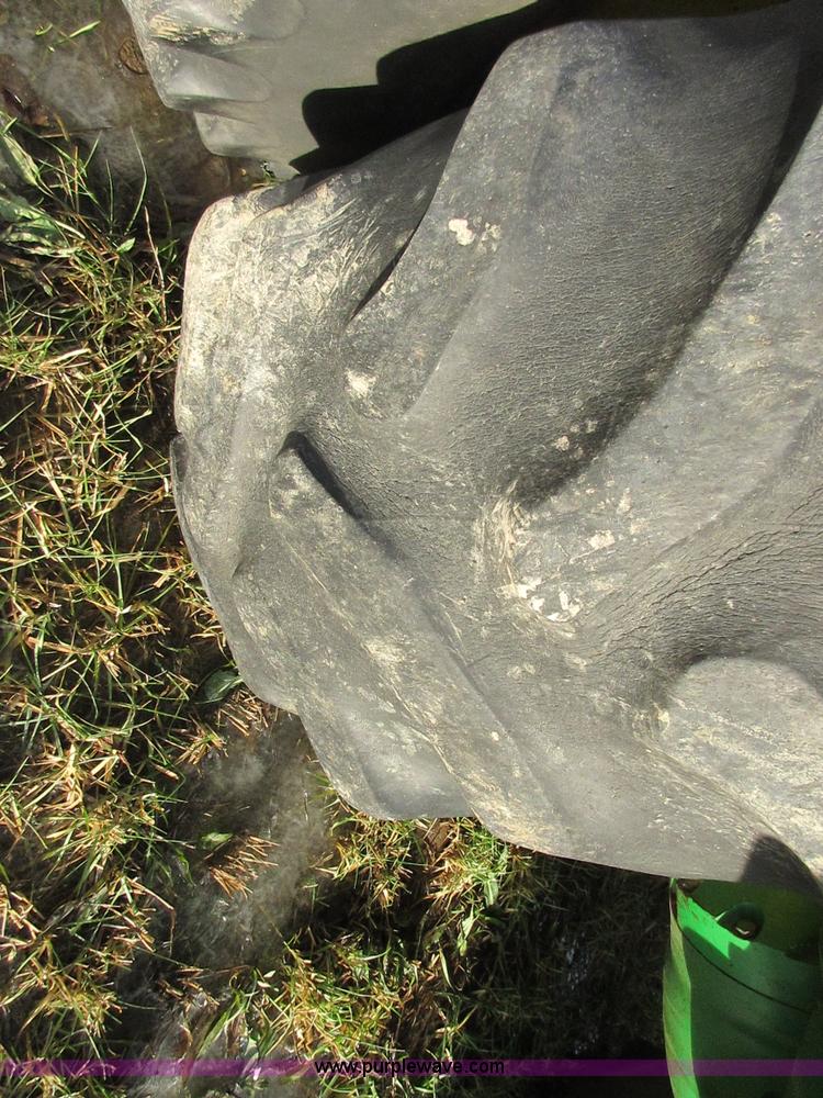 image for item I1753 1976 John Deere 8430 4WD tractor