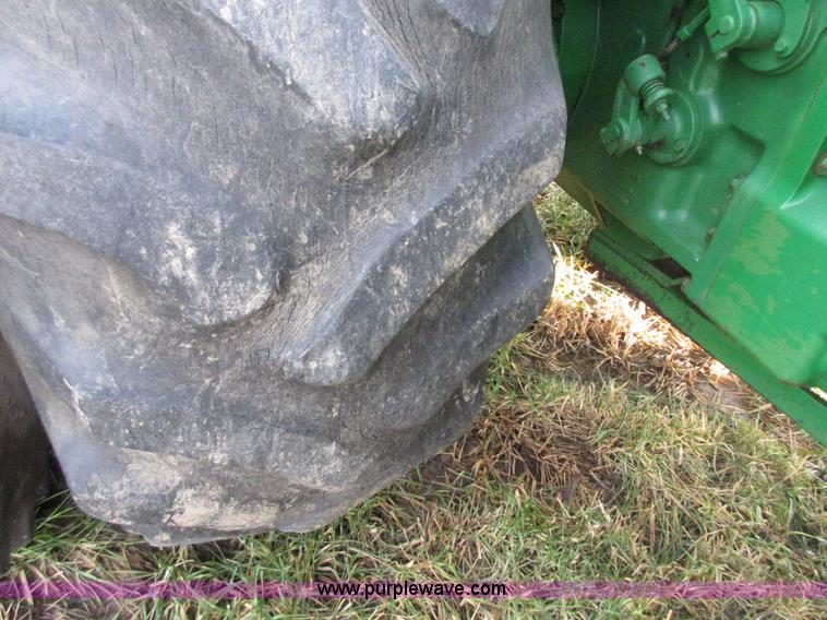 image for item I1753 1976 John Deere 8430 4WD tractor