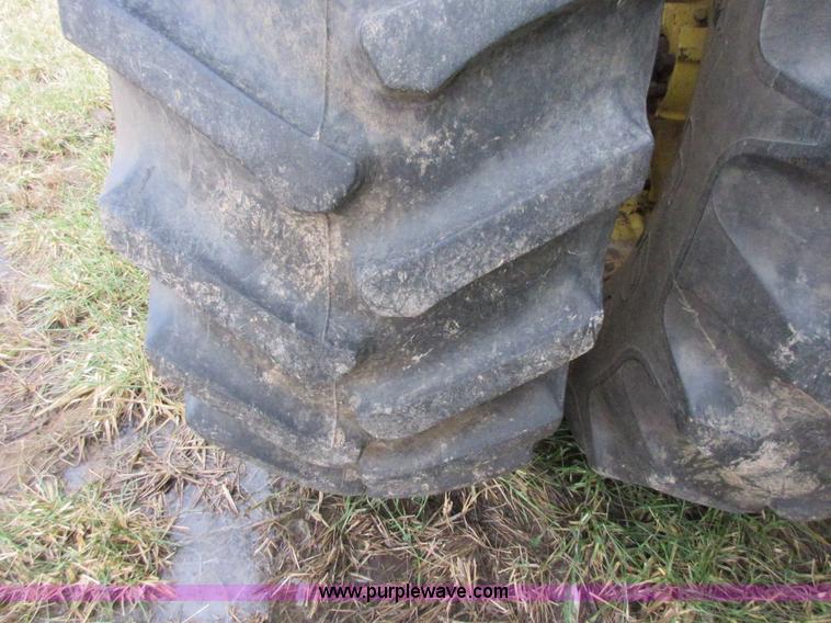 image for item I1753 1976 John Deere 8430 4WD tractor