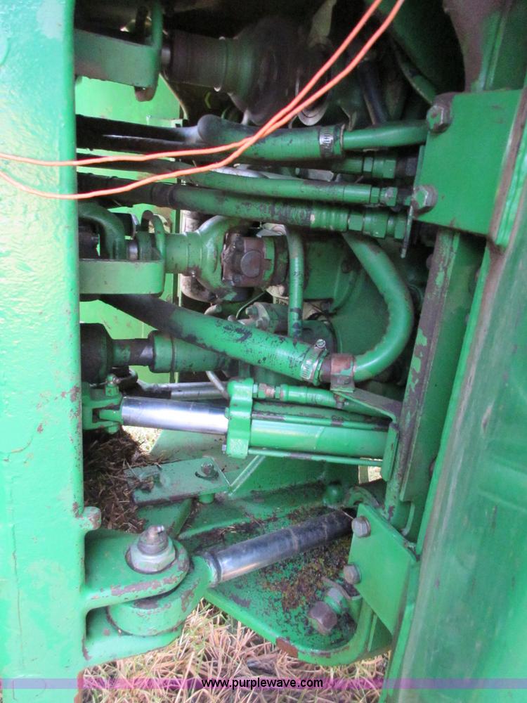 image for item I1753 1976 John Deere 8430 4WD tractor