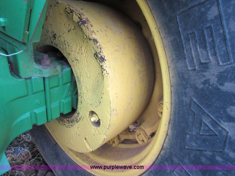 image for item I1753 1976 John Deere 8430 4WD tractor