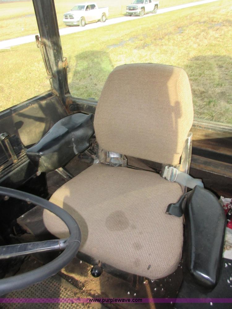 image for item I1753 1976 John Deere 8430 4WD tractor