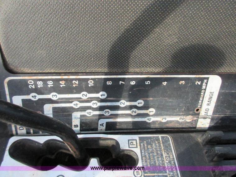 image for item I1753 1976 John Deere 8430 4WD tractor