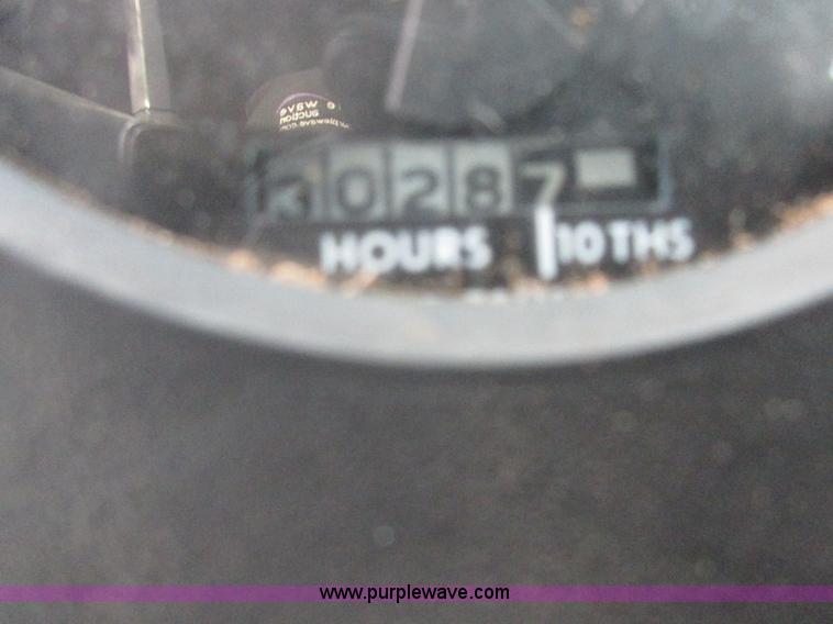 image for item I1753 1976 John Deere 8430 4WD tractor