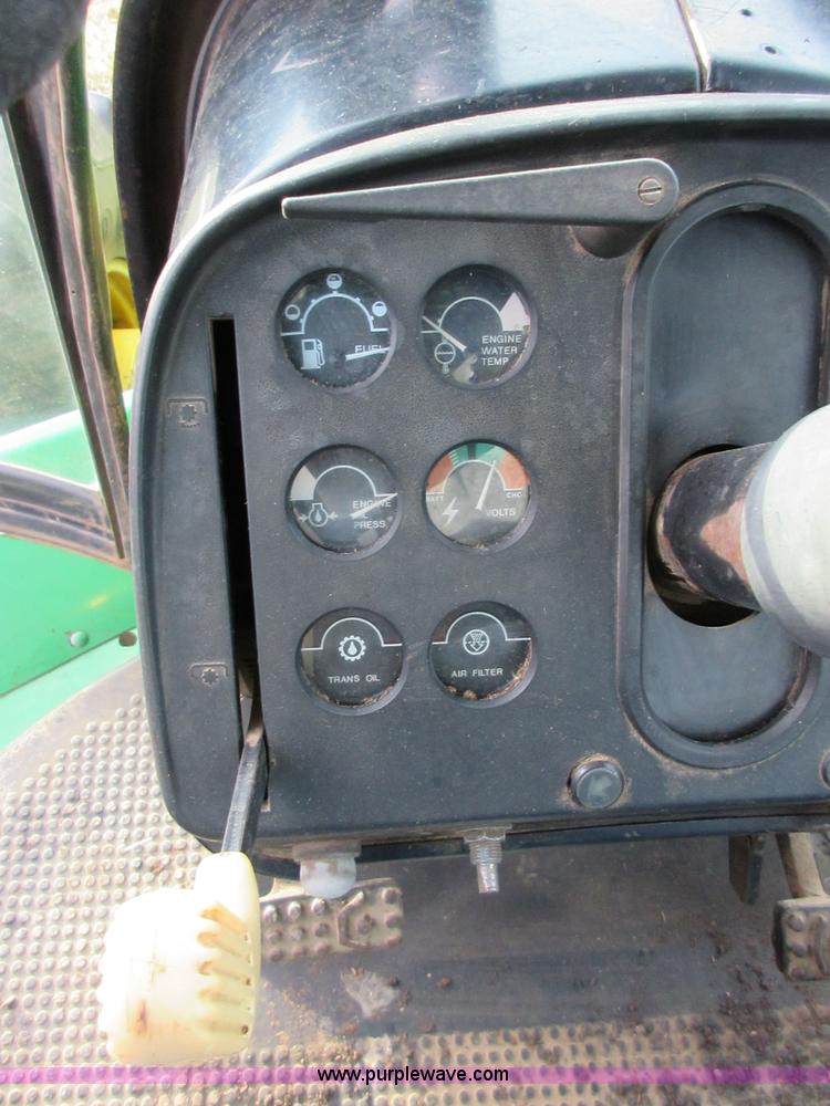 image for item I1753 1976 John Deere 8430 4WD tractor