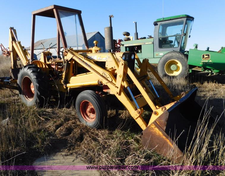 image for item J7409 Case 580 backhoe
