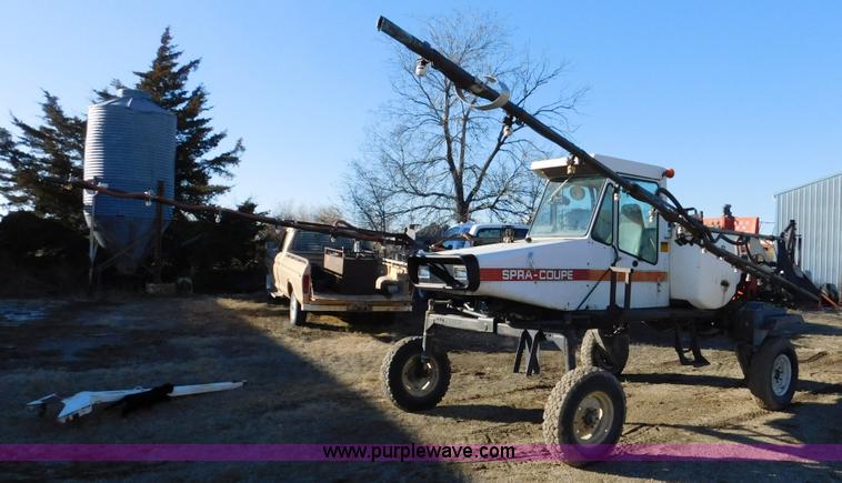 image for item J7410 SpraCoupe 220 self-propelled applicator