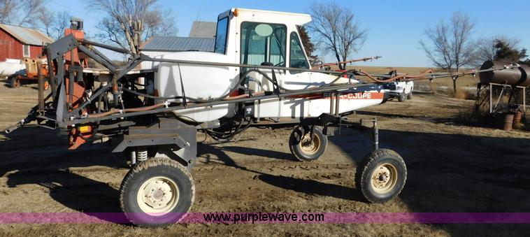 image for item J7410 SpraCoupe 220 self-propelled applicator