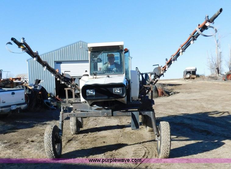 image for item J7410 SpraCoupe 220 self-propelled applicator