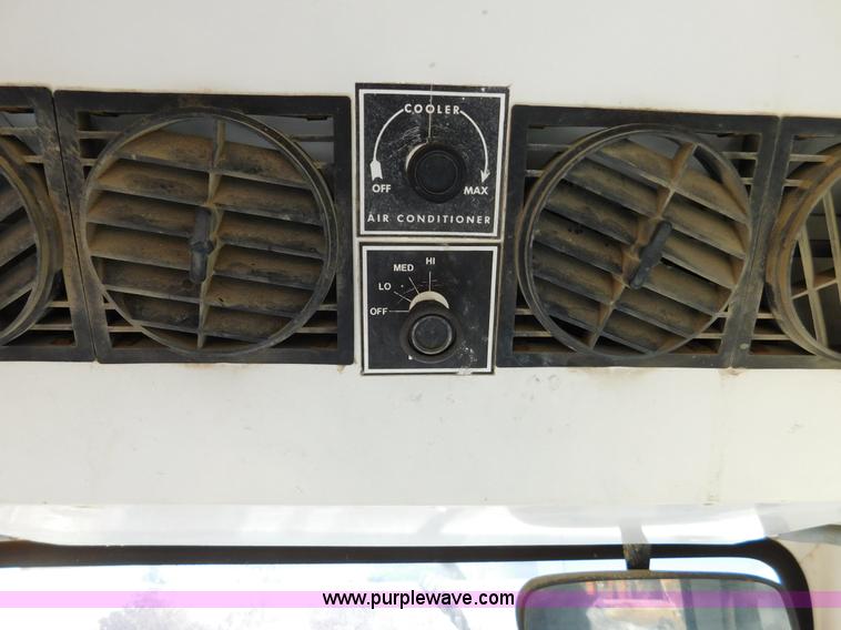 image for item J7410 SpraCoupe 220 self-propelled applicator