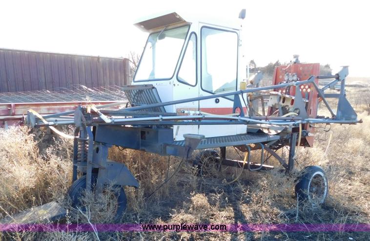 image for item J7410 SpraCoupe 220 self-propelled applicator