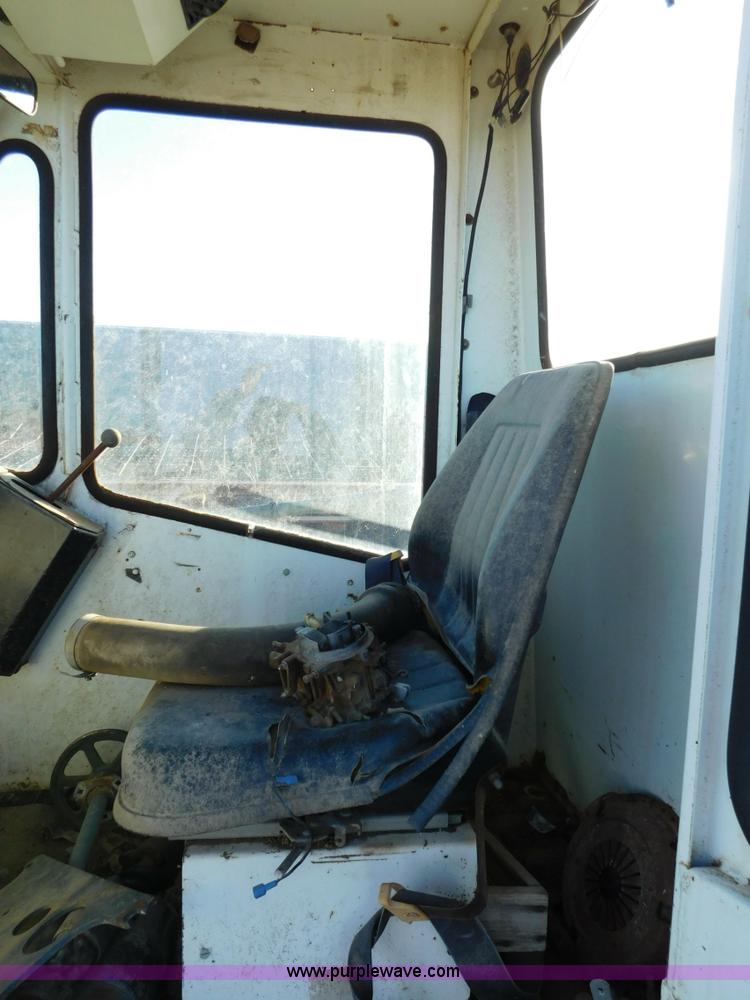 image for item J7410 SpraCoupe 220 self-propelled applicator