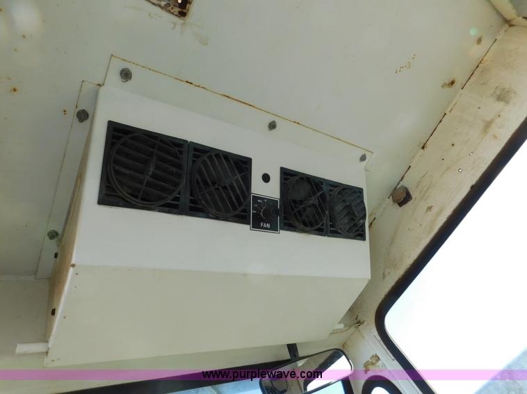 image for item J7410 SpraCoupe 220 self-propelled applicator