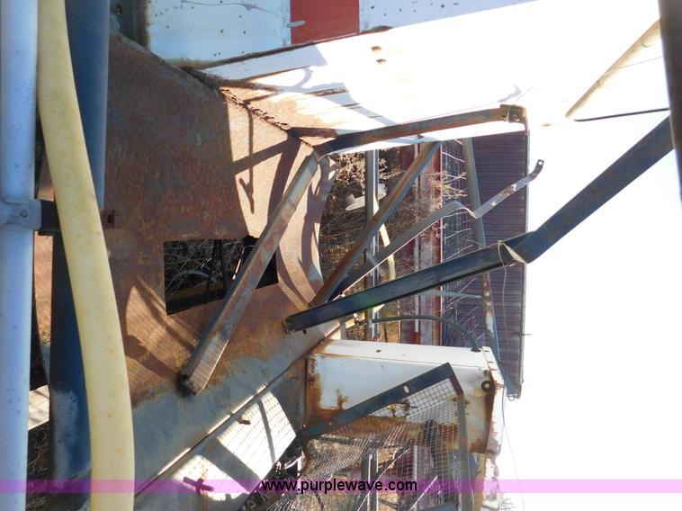 image for item J7410 SpraCoupe 220 self-propelled applicator