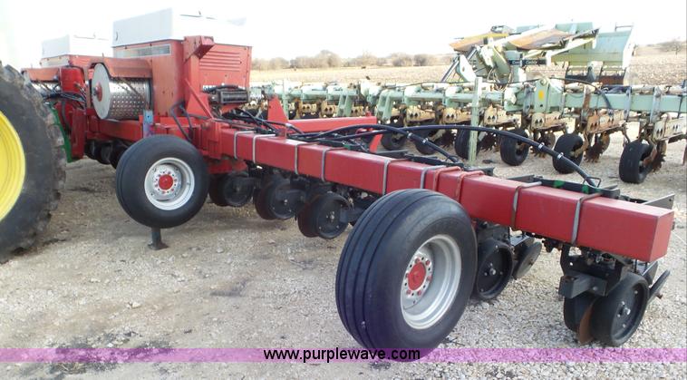 image for item J8371 Case IH 800 planter