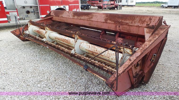 image for item J8373 Hesston 6600 self-propelled swather
