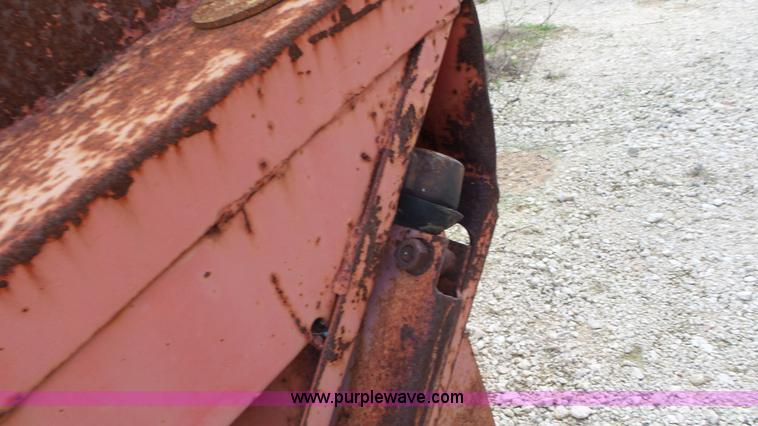 image for item J8373 Hesston 6600 self-propelled swather