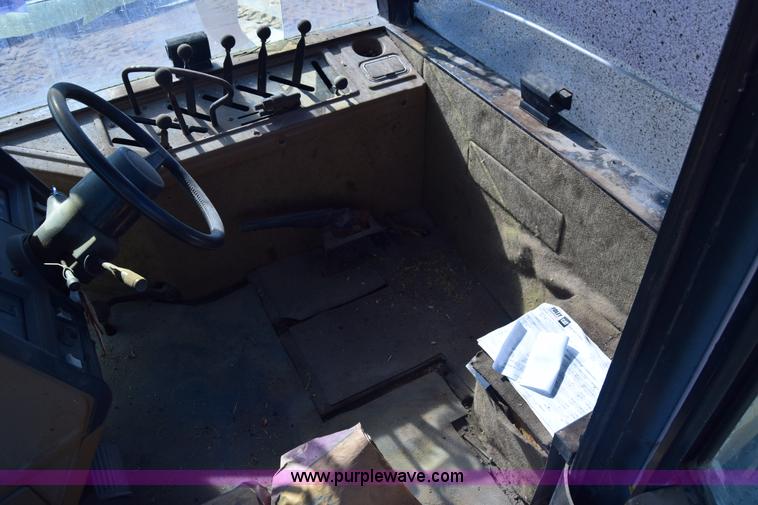 image for item K4457 1987 Caterpillar Challenger 65 tractor